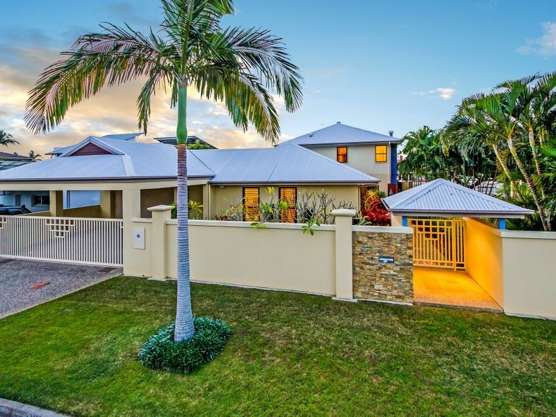 5 & 7 Dobell Avenue, Paradise Point QLD 4216