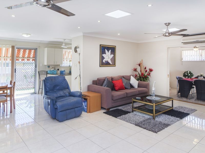 2/138 Oxley Drive, Paradise Point QLD 4216