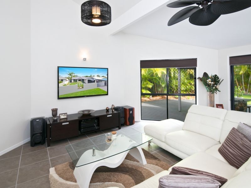 28 Medika Street, Runaway Bay QLD 4216