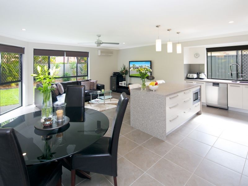 28 Medika Street, Runaway Bay QLD 4216