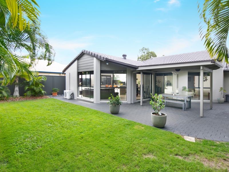 28 Medika Street, Runaway Bay QLD 4216