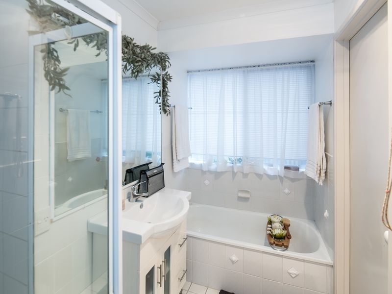 32 Jingella St, Hope Island QLD 4212