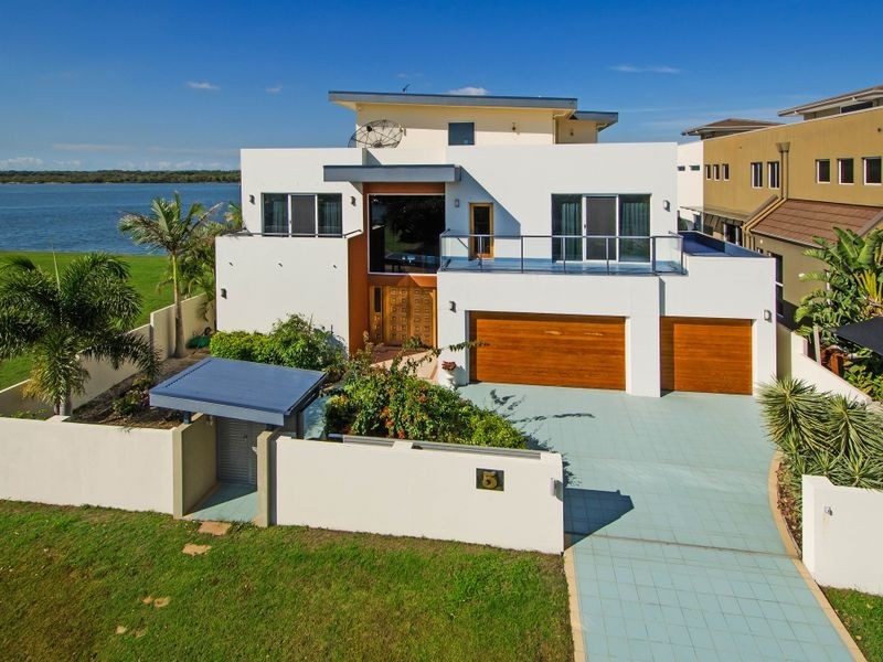 5 Parklane Terrace, Sovereign Islands QLD 4216