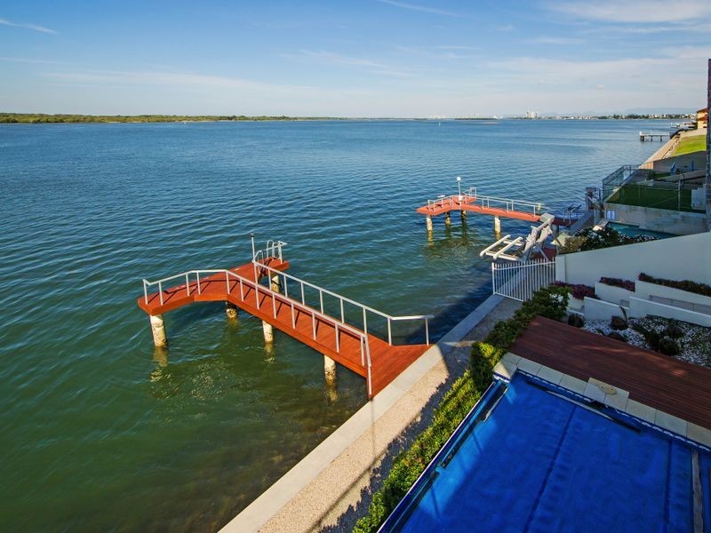 5 Parklane Terrace, Sovereign Islands QLD 4216