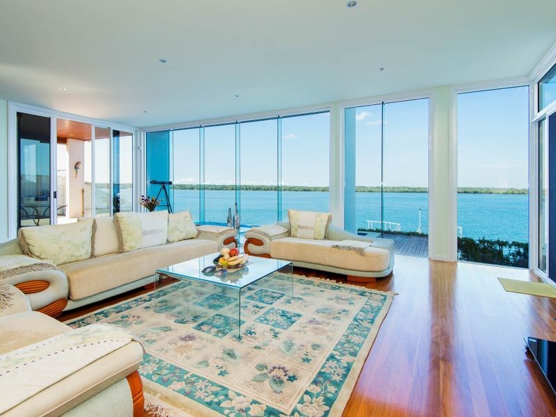 5 Parklane Terrace, Sovereign Islands QLD 4216