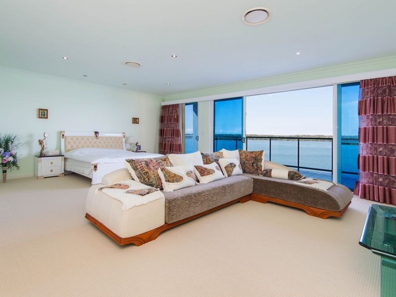 5 Parklane Terrace, Sovereign Islands QLD 4216