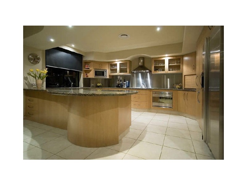 Sovereign Islands QLD 4216