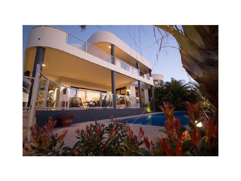 Sovereign Islands QLD 4216