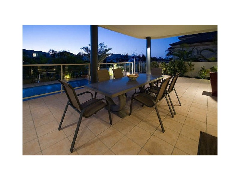 Sovereign Islands QLD 4216