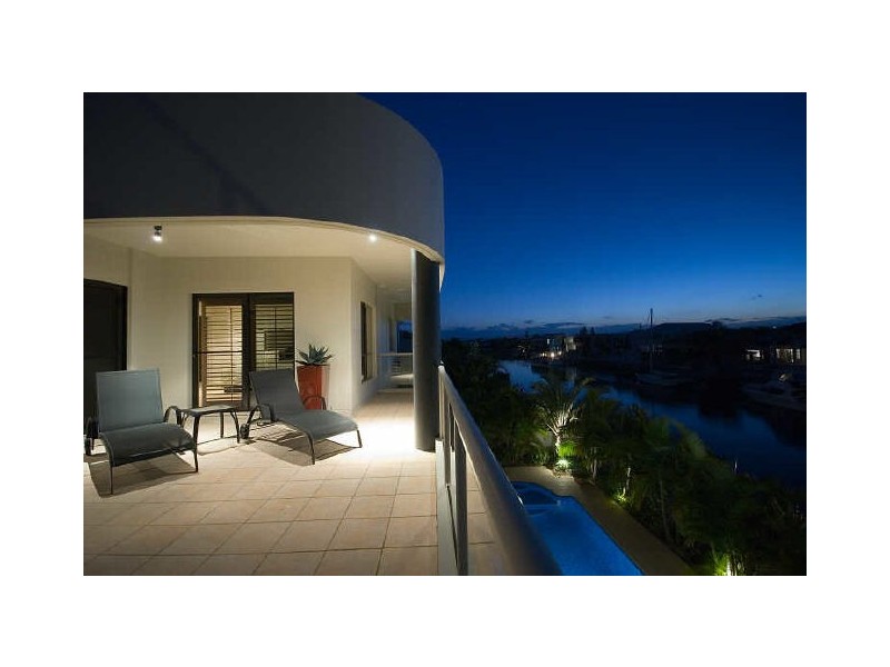 Sovereign Islands QLD 4216