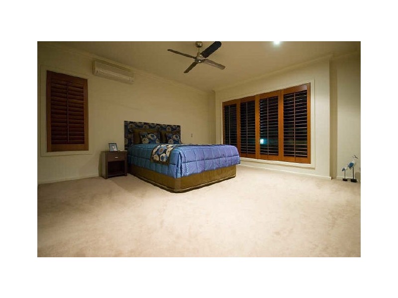 Sovereign Islands QLD 4216