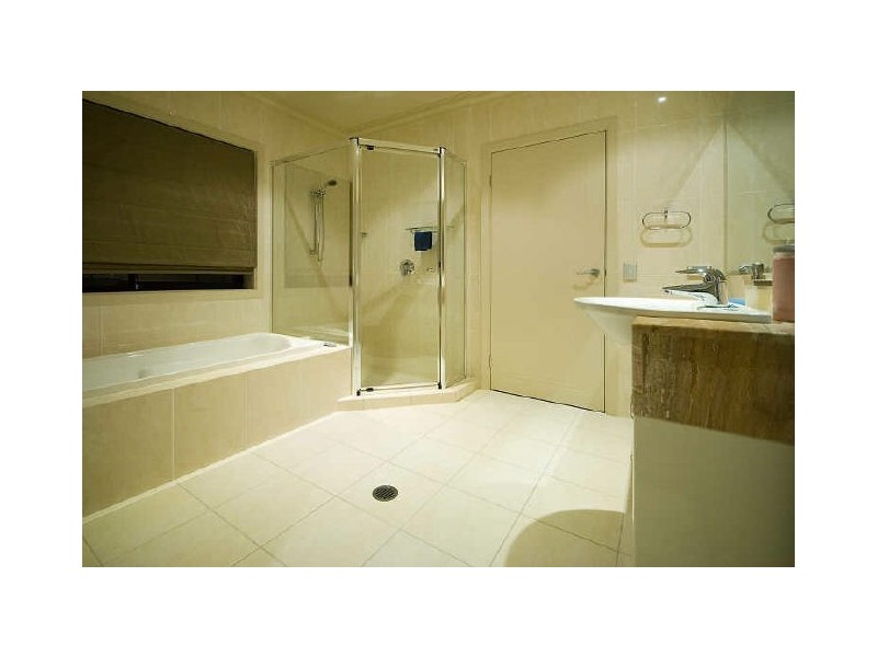 Sovereign Islands QLD 4216