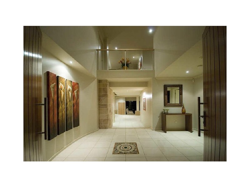 Sovereign Islands QLD 4216