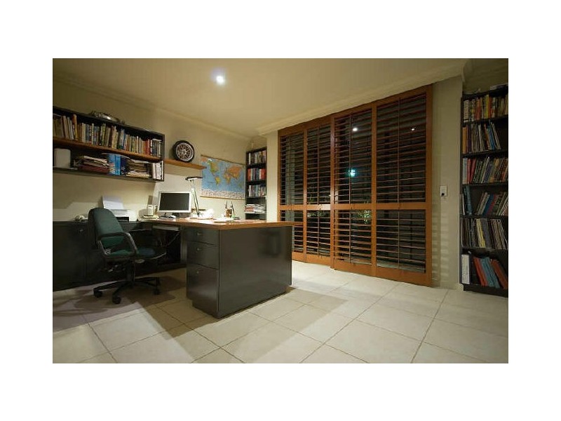 Sovereign Islands QLD 4216