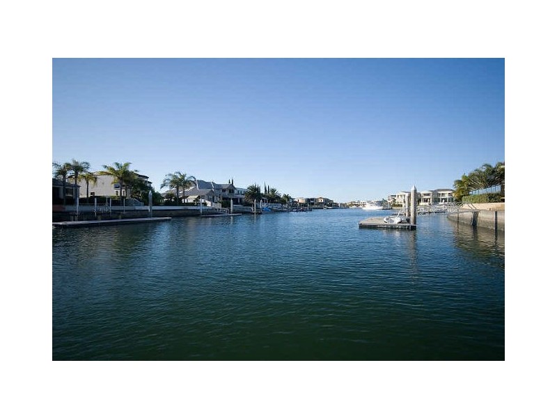 Sovereign Islands QLD 4216