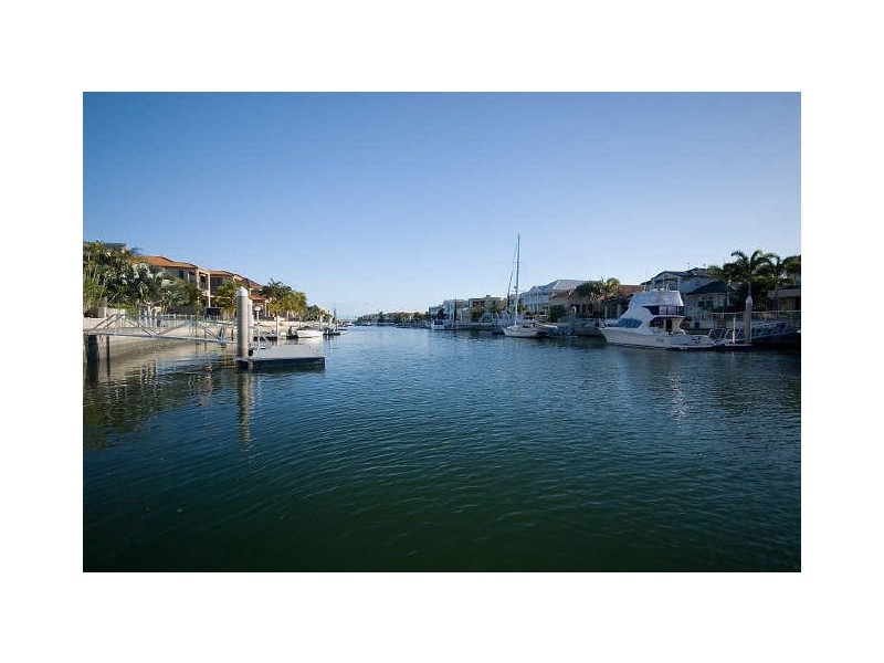 Sovereign Islands QLD 4216