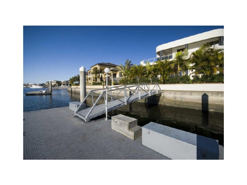 Sovereign Islands QLD 4216