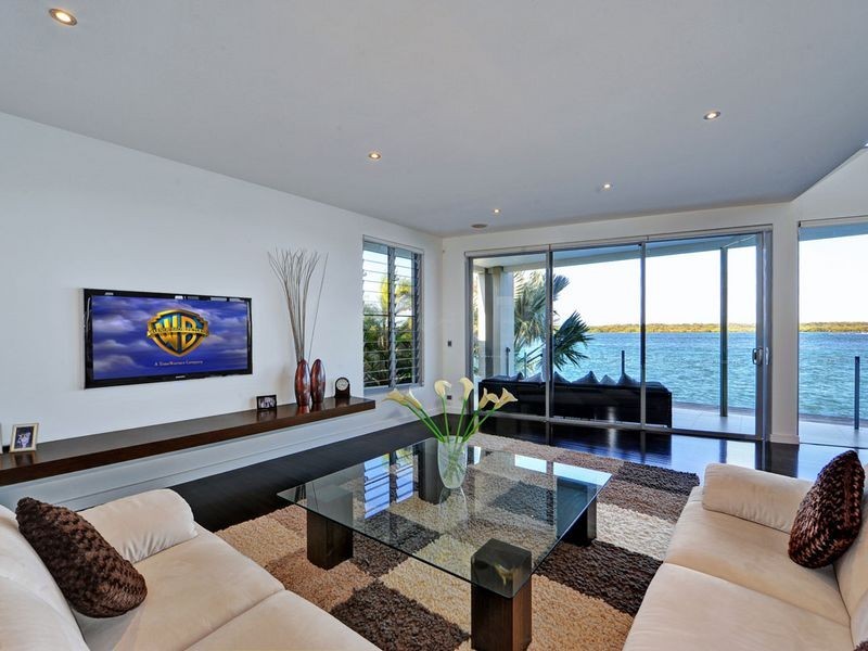 13 Parklane Terrace, Sovereign Islands QLD 4216