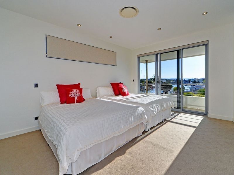 13 Parklane Terrace, Sovereign Islands QLD 4216