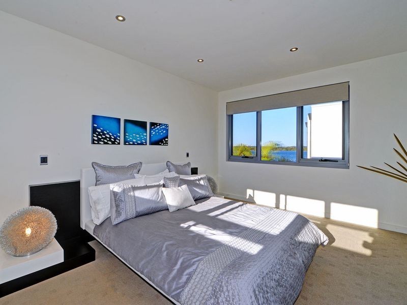 13 Parklane Terrace, Sovereign Islands QLD 4216