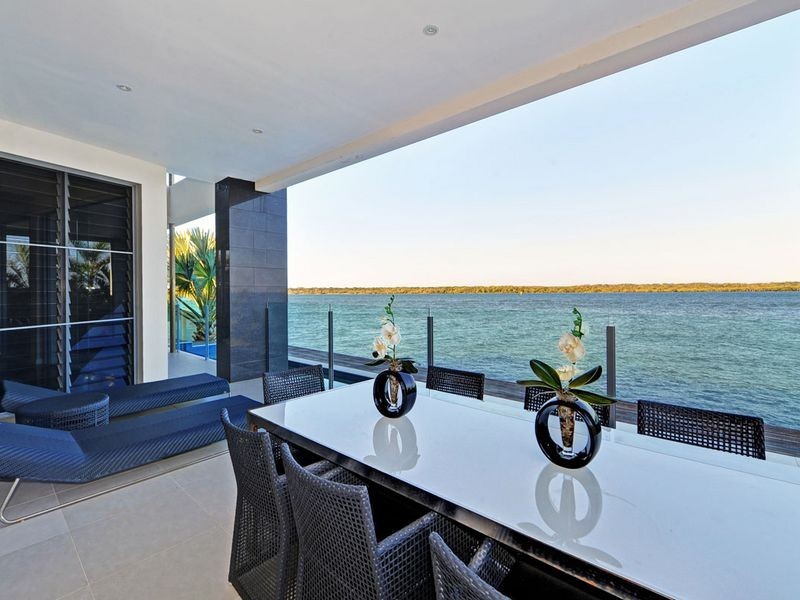 13 Parklane Terrace, Sovereign Islands QLD 4216