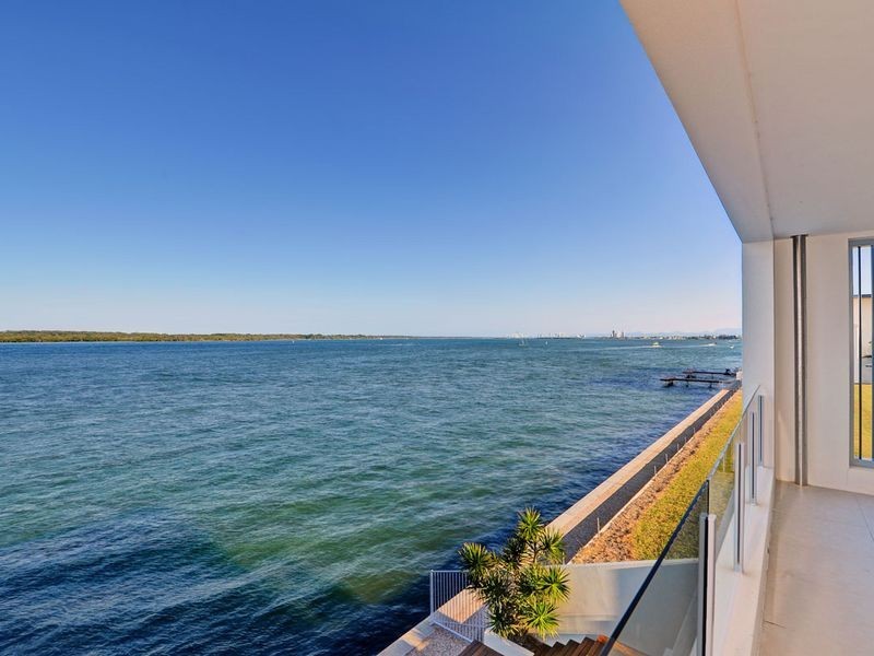 13 Parklane Terrace, Sovereign Islands QLD 4216