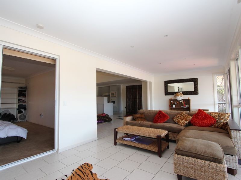 10 Matthew Flinders Drive, Hollywell QLD 4216