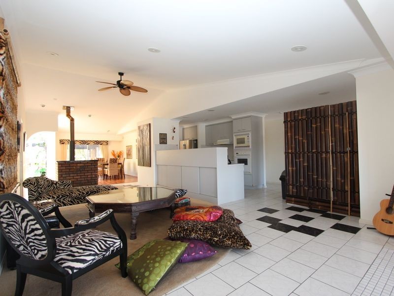 10 Matthew Flinders Drive, Hollywell QLD 4216