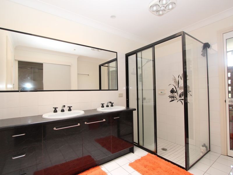 10 Matthew Flinders Drive, Hollywell QLD 4216