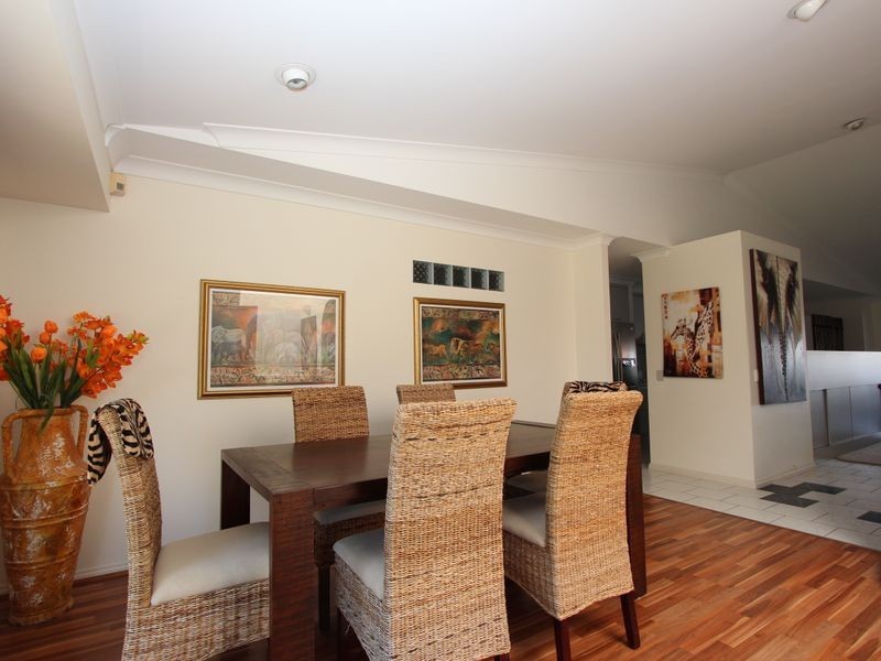 10 Matthew Flinders Drive, Hollywell QLD 4216