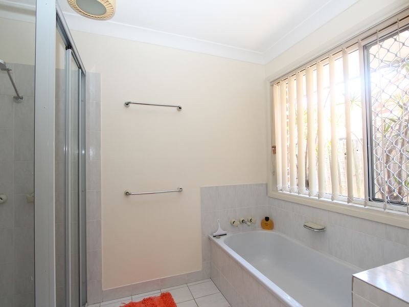 10 Matthew Flinders Drive, Hollywell QLD 4216