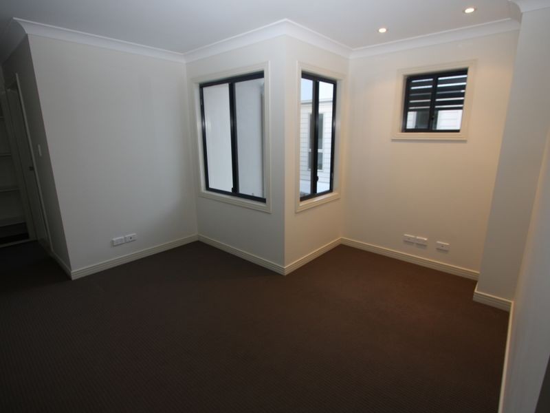 23B Eider Avenue, Paradise Point QLD 4216