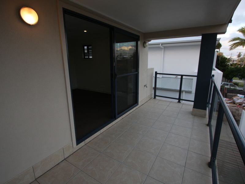 23B Eider Avenue, Paradise Point QLD 4216