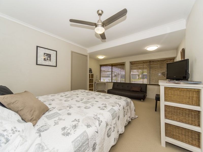 27 Jacaranda Avenue, Hollywell QLD 4216