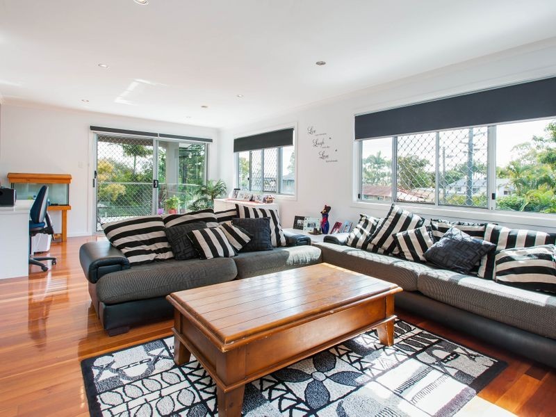 69 Turana Street, Coombabah QLD 4216