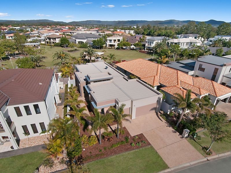 2804 Gracemere Circuit North, Hope Island QLD 4212