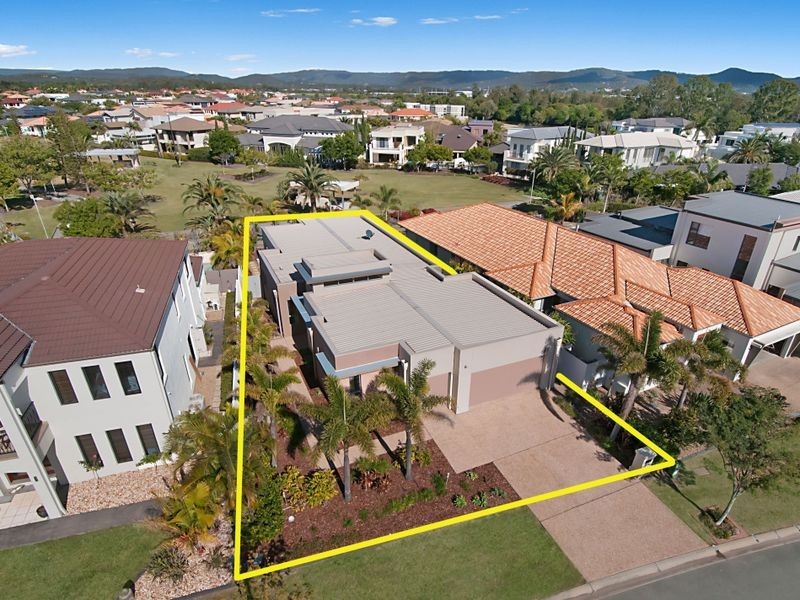 2804 Gracemere Circuit North, Hope Island QLD 4212