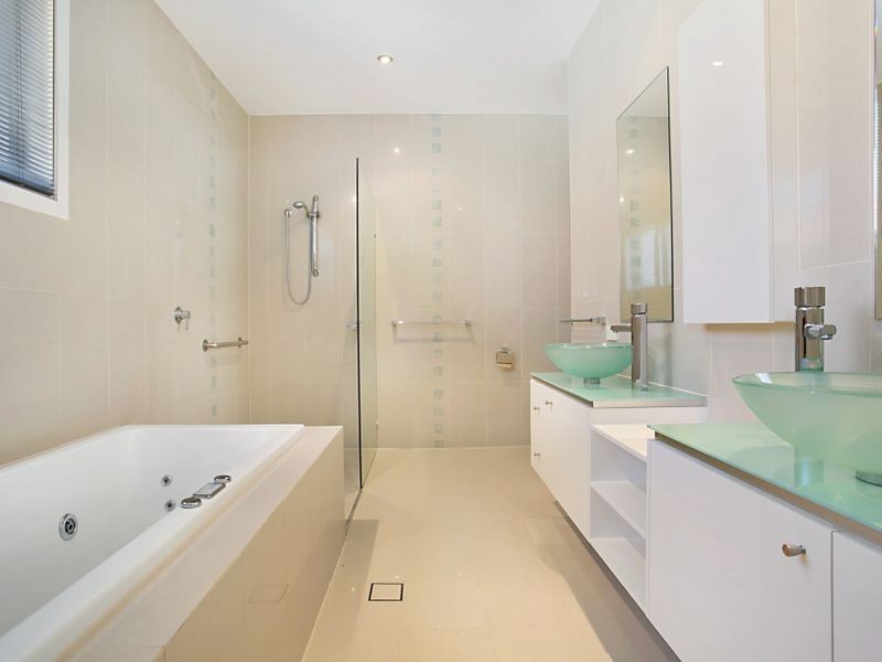 2804 Gracemere Circuit North, Hope Island QLD 4212