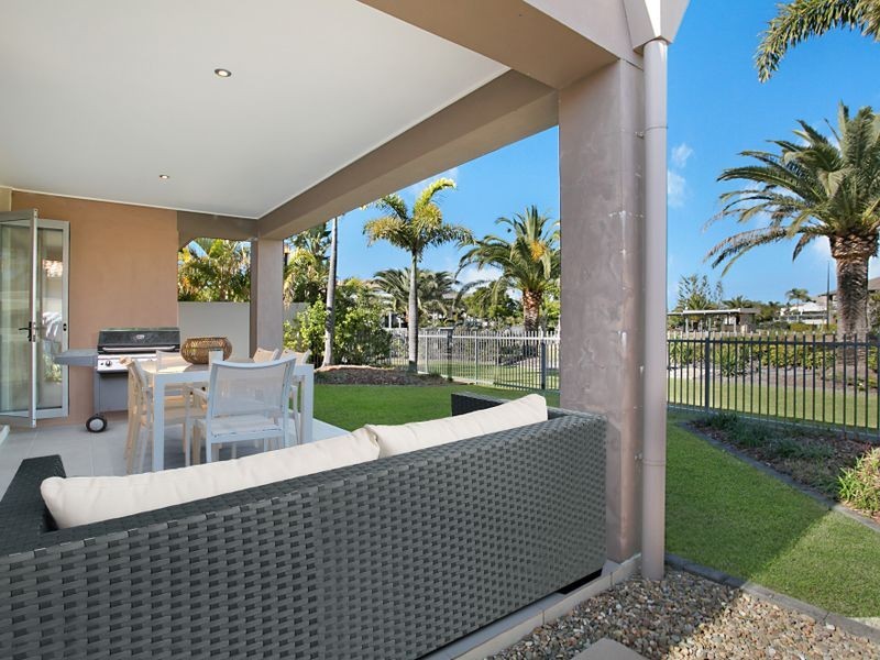 2804 Gracemere Circuit North, Hope Island QLD 4212