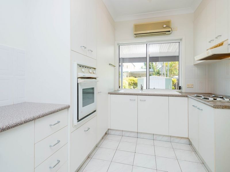 1/8 Rosalind Avenue, Paradise Point QLD 4216