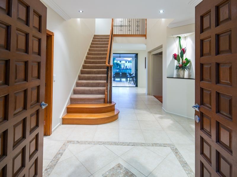 26 Ferrymans Court, Helensvale QLD 4212