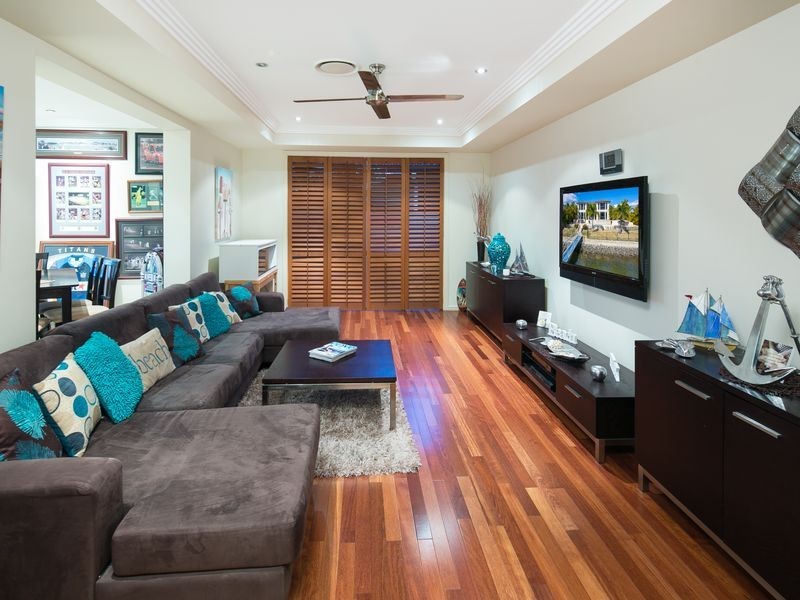 26 Ferrymans Court, Helensvale QLD 4212