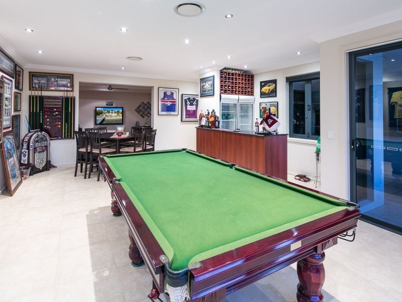 26 Ferrymans Court, Helensvale QLD 4212