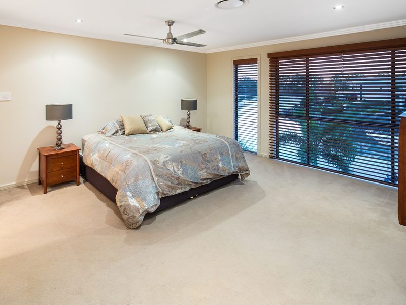 26 Ferrymans Court, Helensvale QLD 4212