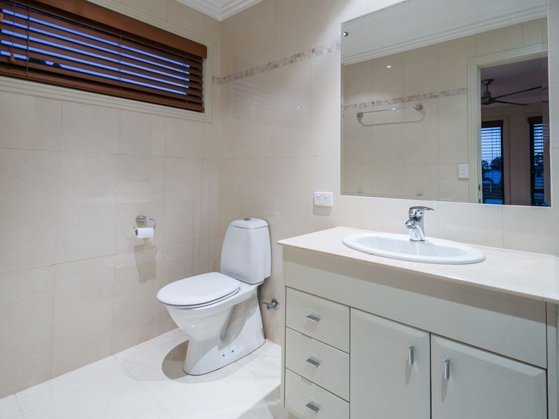 26 Ferrymans Court, Helensvale QLD 4212