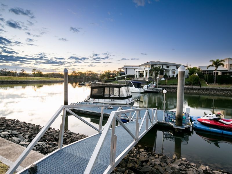 26 Ferrymans Court, Helensvale QLD 4212