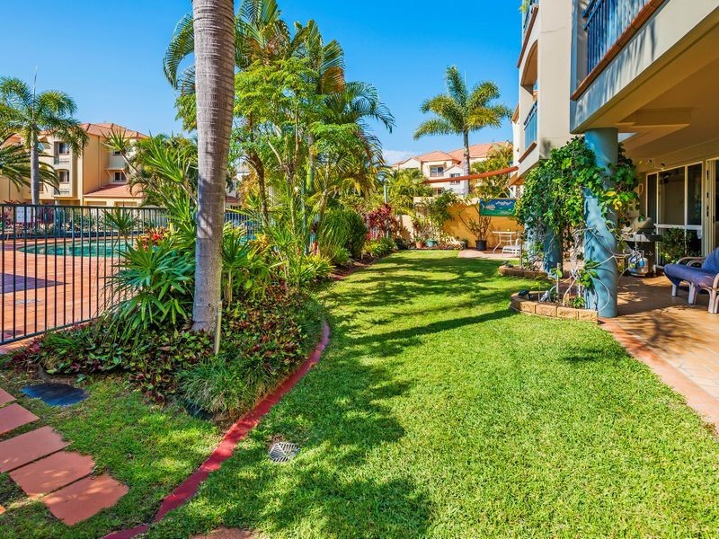 44/82-86 Limetree Parade, Runaway Bay QLD 4216