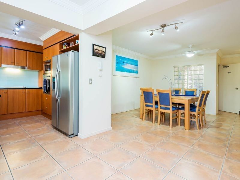 44/82-86 Limetree Parade, Runaway Bay QLD 4216