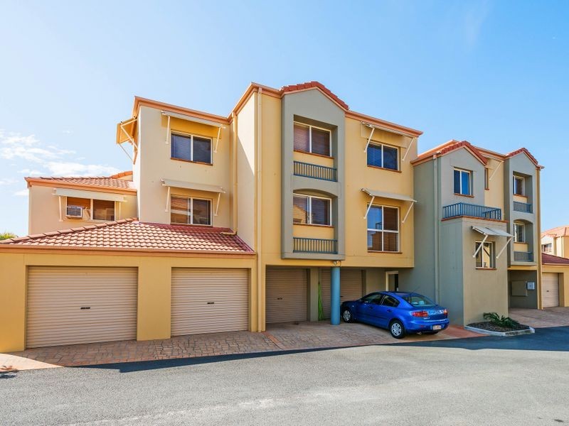 44/82-86 Limetree Parade, Runaway Bay QLD 4216