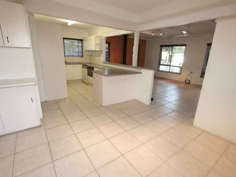 2 Bundarra Street, Coombabah QLD 4216